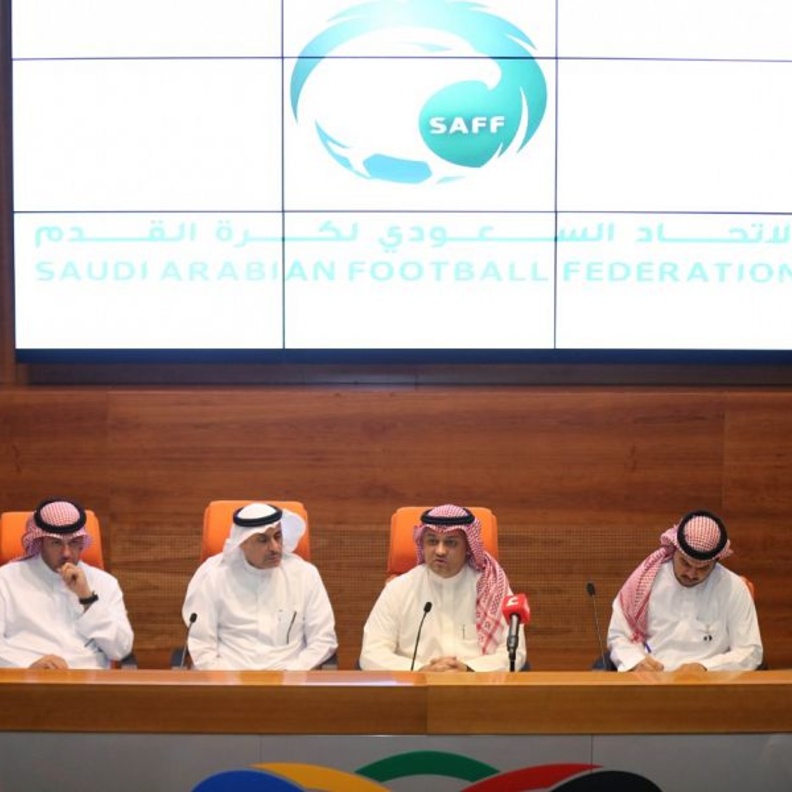 وضع سقف أعلى لمرتبات اللاعبين في الأندية السعودية