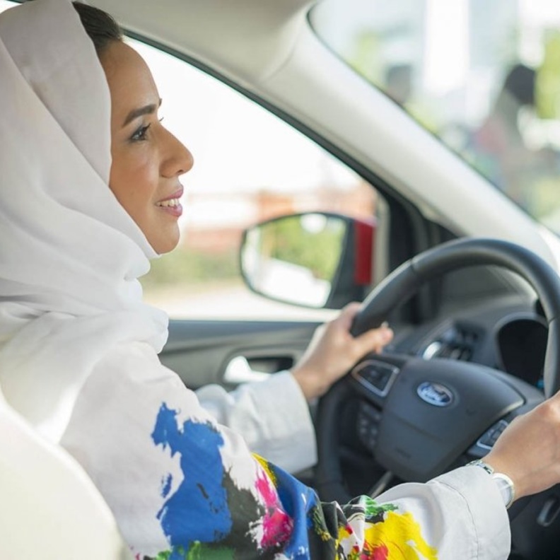 لا بد من إتباع التعليمات المرورية الصادرة من السلطات المحلية