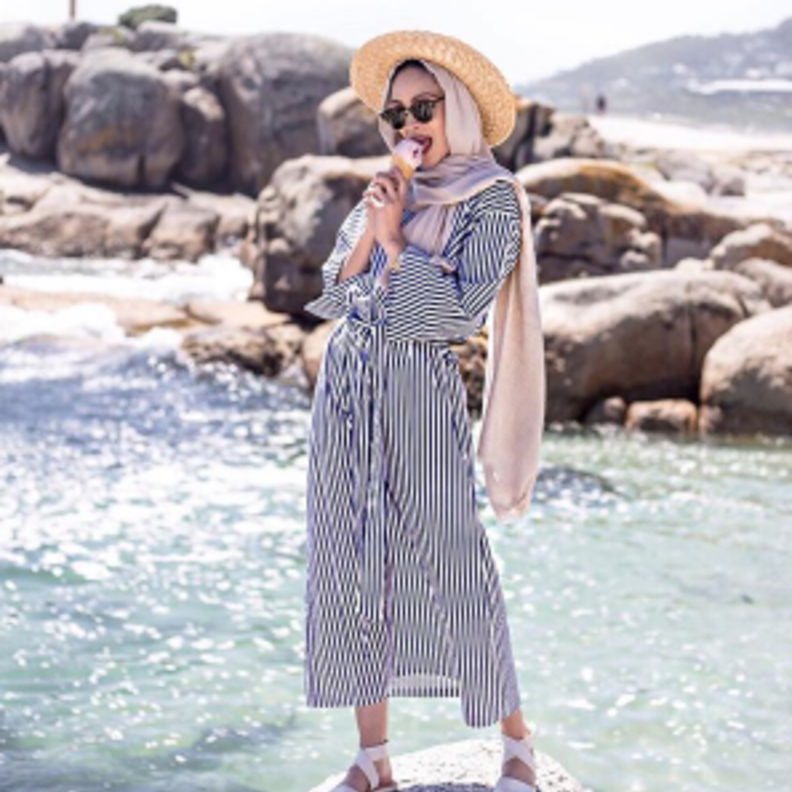  تجرّئي بالقبّعة مع اطلالاتك الصيفية ومع الحجاب