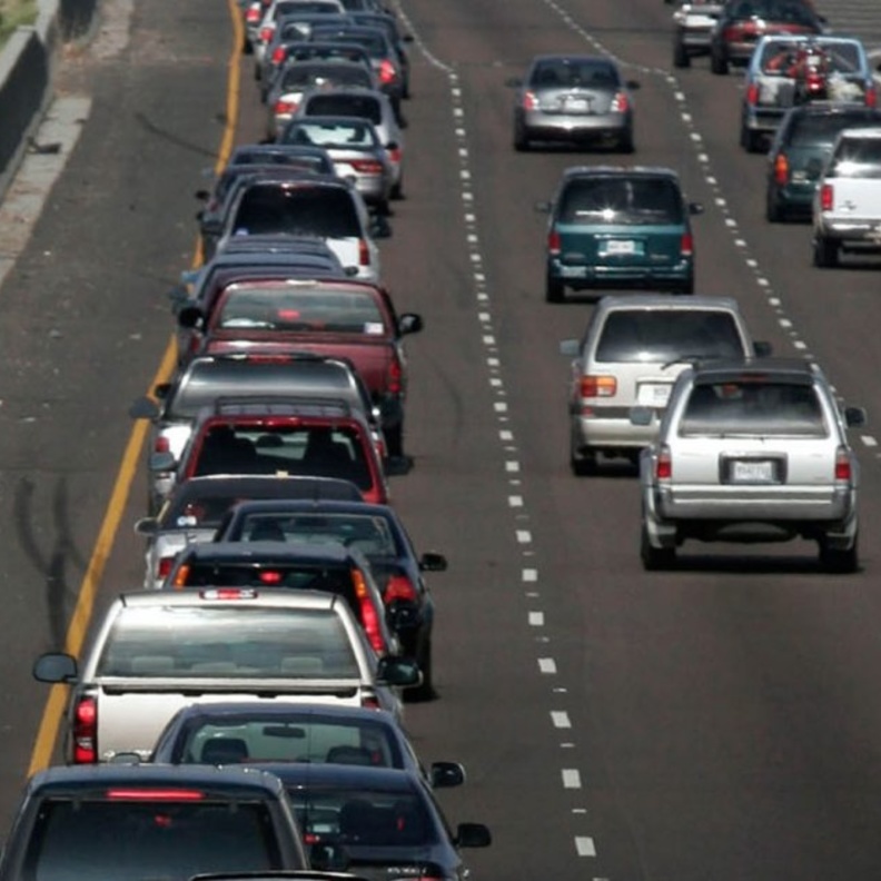كيفية القيادة في الزحام المروري