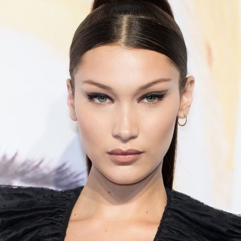 مكياج جريء واستثنائي لعيني بيلا حديد