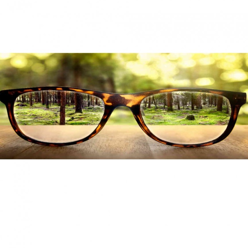 النظارات الطبية أحد علاجات قصر النظر