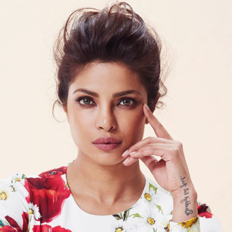 تقشير الجسم إحدى أسرار بريانكا شوبرا ‏ الجمالية