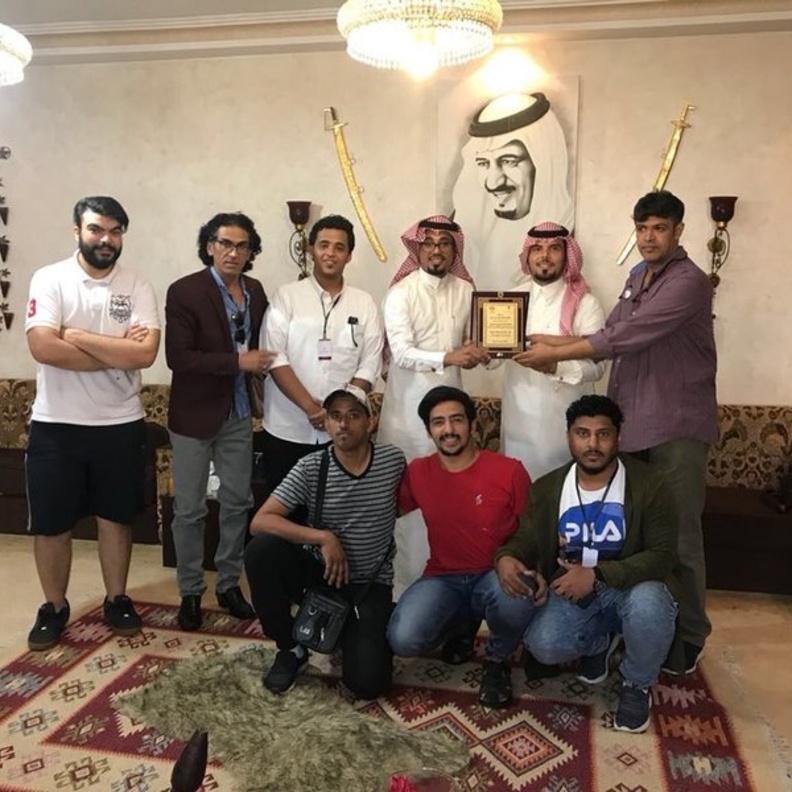  المخرج علي الخبراني يستلم جائزة أفضل نص في المهرجان