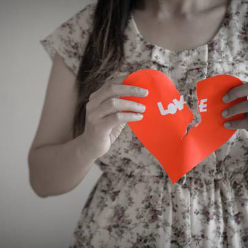 علامات الحب من طرف واحد 