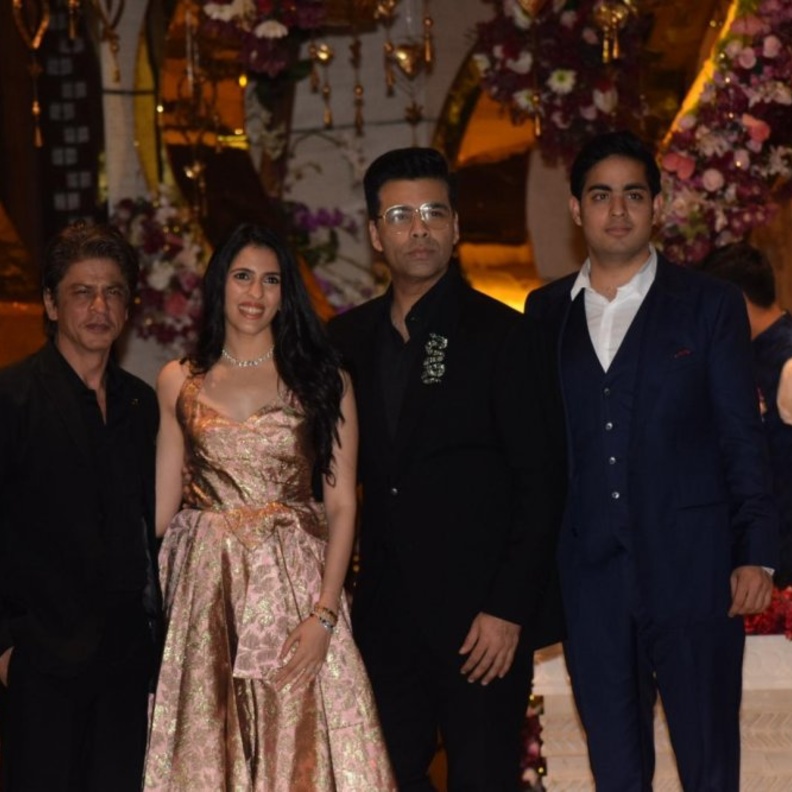 شاروخان وطفليه أريان وأبرام في برشلونة