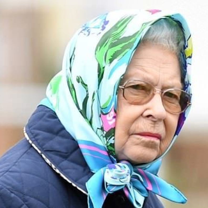 مناقشة خطط وفاة ملكة بريطانيا