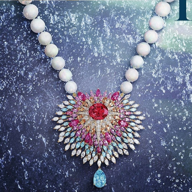 عقد من كارن سوين Karen Suen