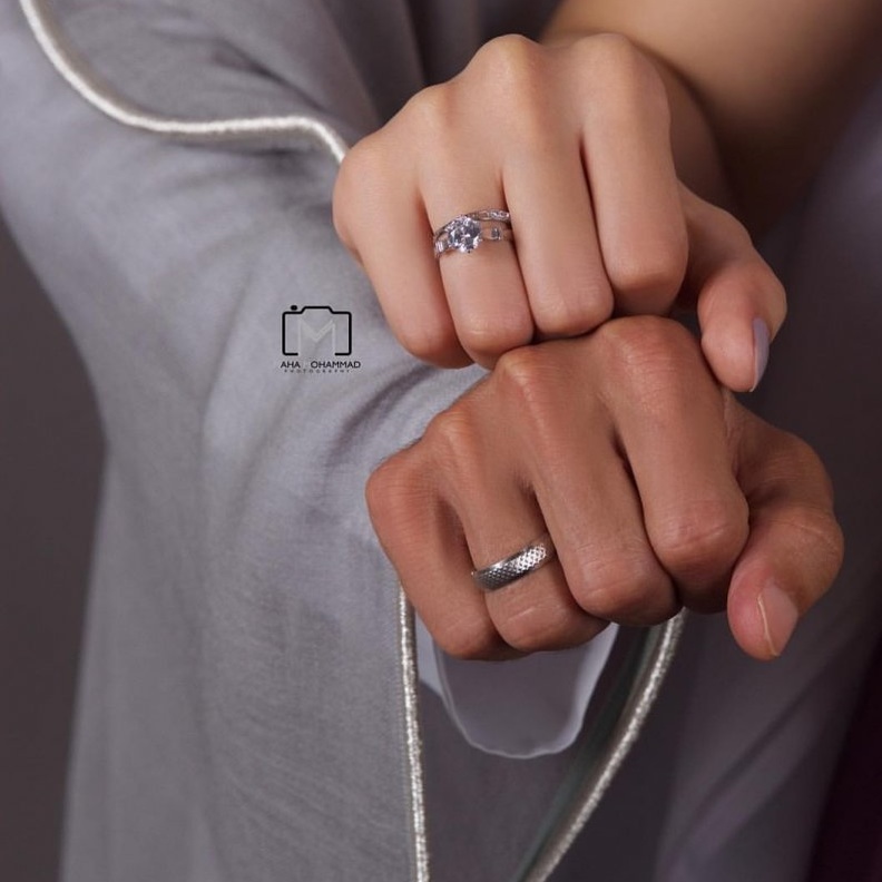 من تصوير الاعراس بكاميرا المصورة مها محمد