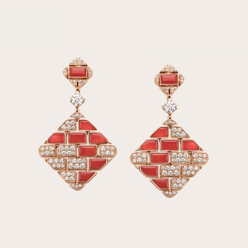 خاتم شوميه من الذهب والماس والعقيق