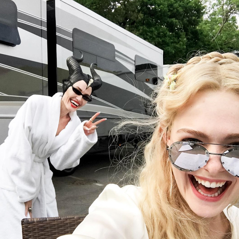 أنجلينا جولي وإيلي فانينج