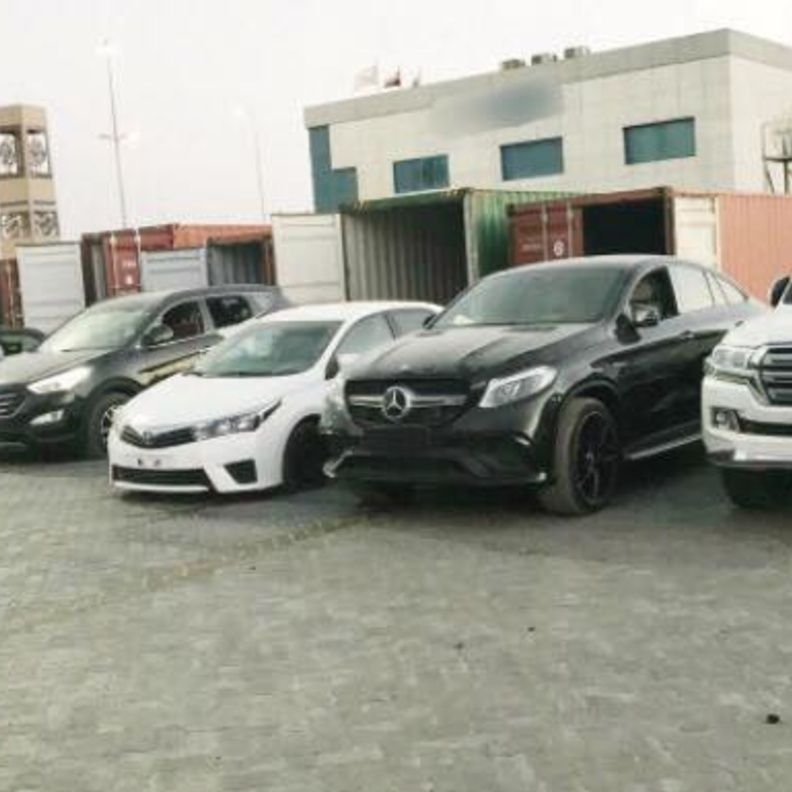 شرطة دبي تلقي القبض على 4 عصابات سرقت 46 سيارة فارهة 