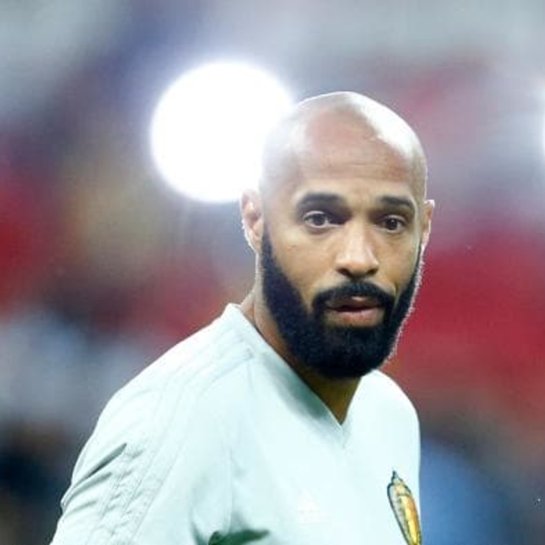 مباراة بلجيكا وفرنسا تحرج النجم العالمي تيري هنري