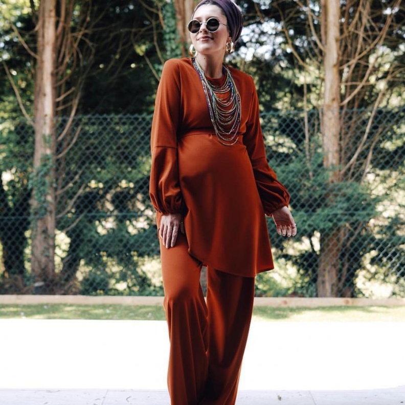 احدث ملابس الحوامل للمحجبات مع اللون الاسود