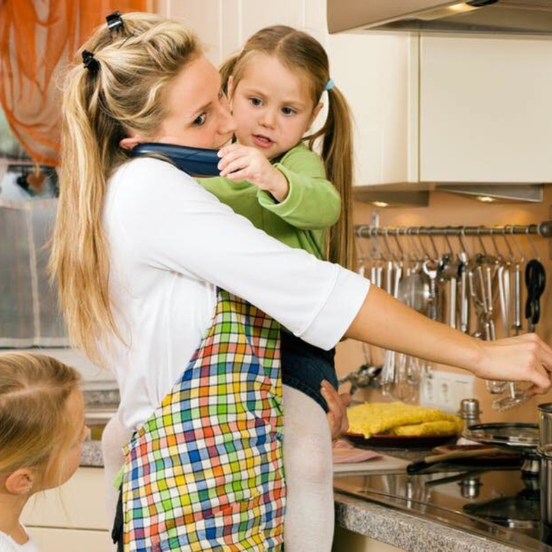 5 امور مزعجة تعاني منها الامهات خلال العطلة الصيفية 