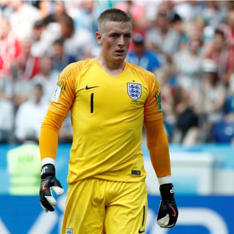 هو صاحب الفضل في تخطي بلاده للدور الثاني بعد أن انقذ مرماه من ركلة جزاء للمنتخب الكولومبي