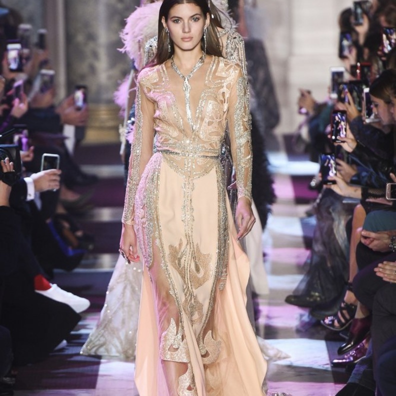  فستان من تصميم زهير مراد