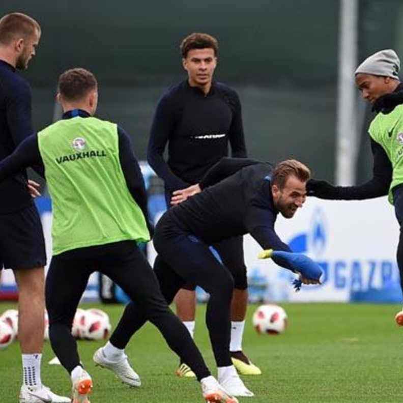 لاعبو إنجلترا طلبوا وجود الدكتورة بيبا غرانغ معهم