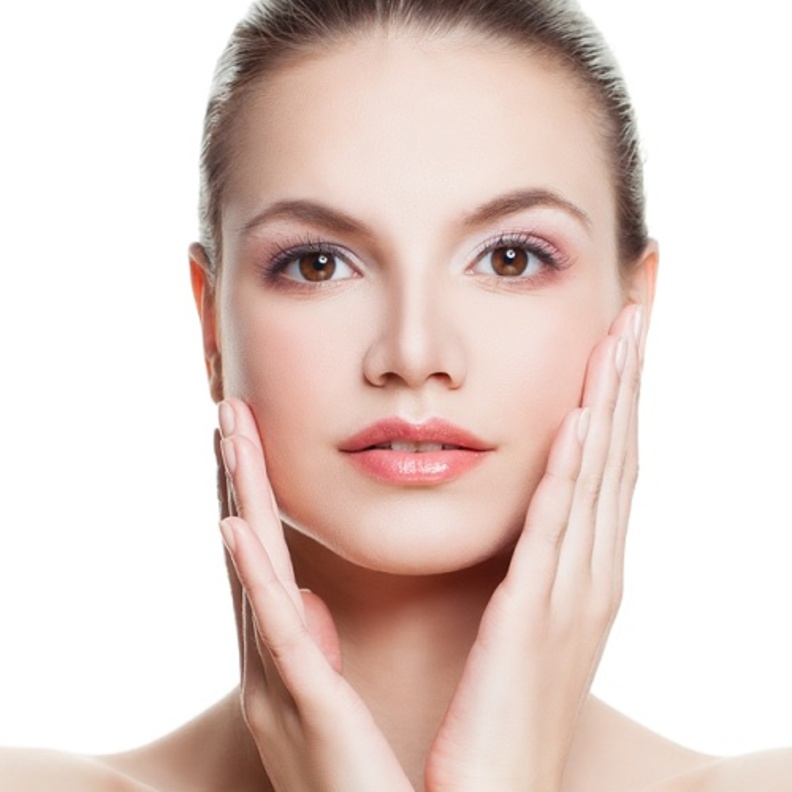 داومي على بعض العادات الجمالية لبشرتك قبل النوم