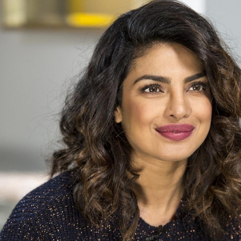  بريانكا تشوبرا تنشر صورة طريفة لها من داخل عيادة أسنان