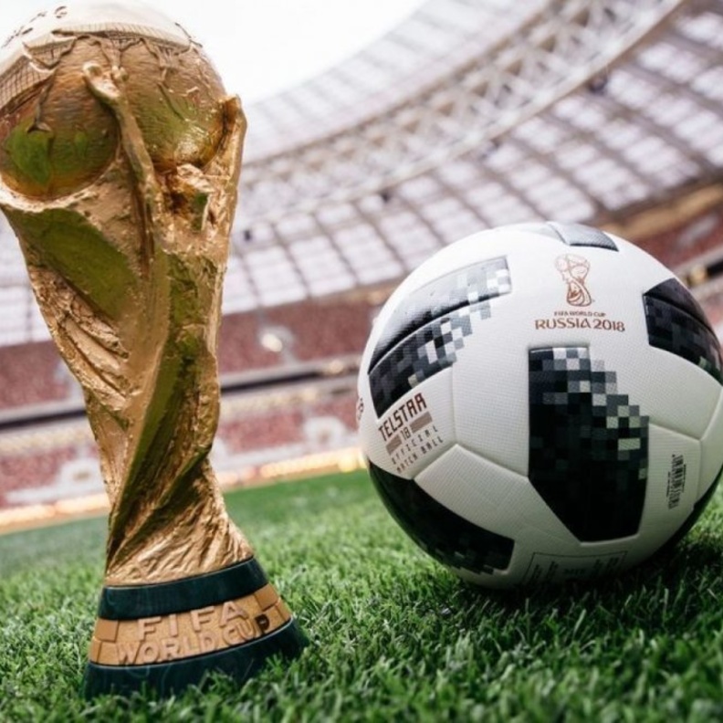 حمى كأس العالم تصل الجو