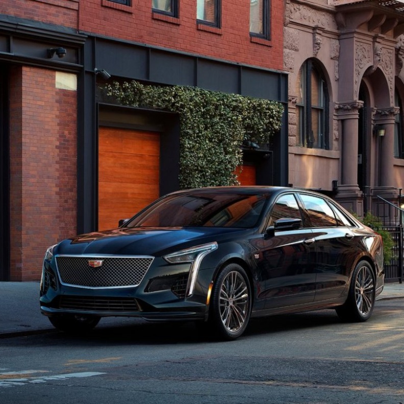 " CT6" سيارة فاخرة من "كاديلاك"