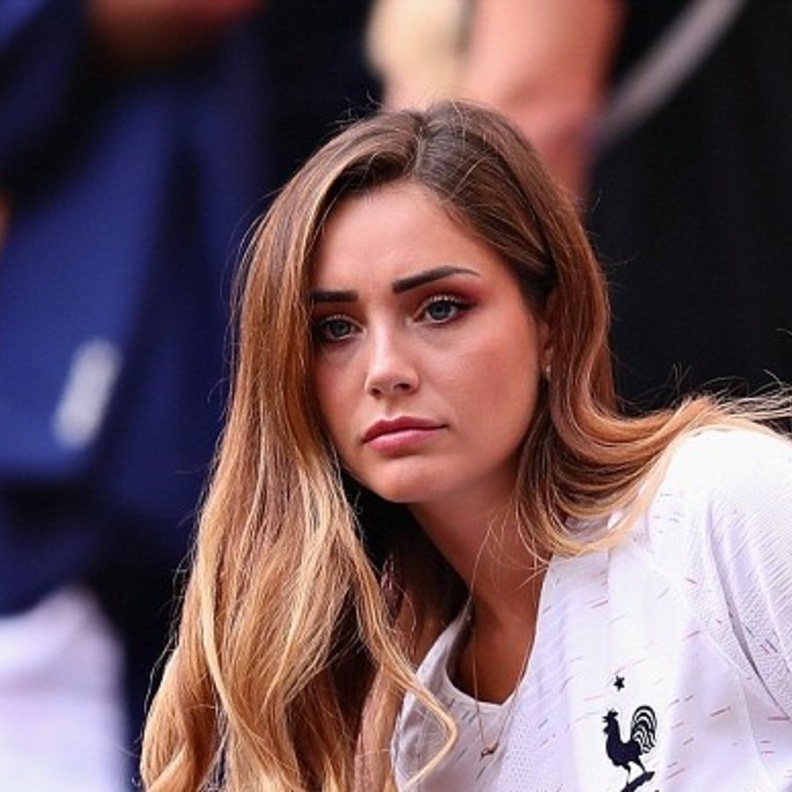 شارلوت بيروني صديقة فلوريان ثاوفن