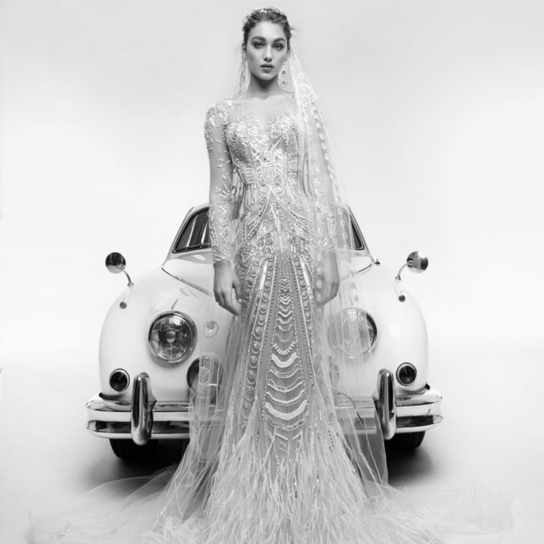 فستان من ريم عكرا