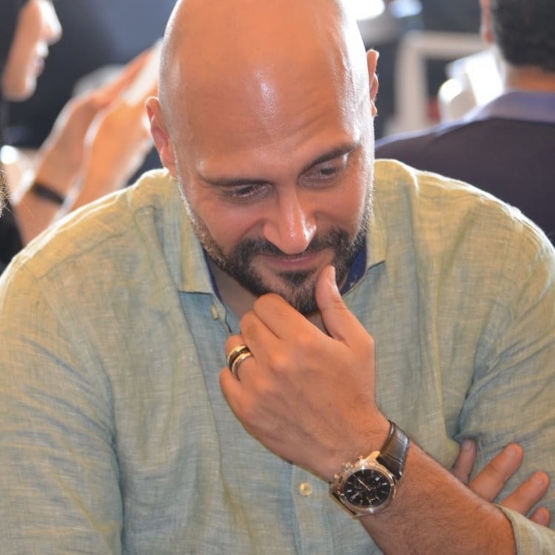 هل عاد وليد فواز الى عروسته مي سليم؟