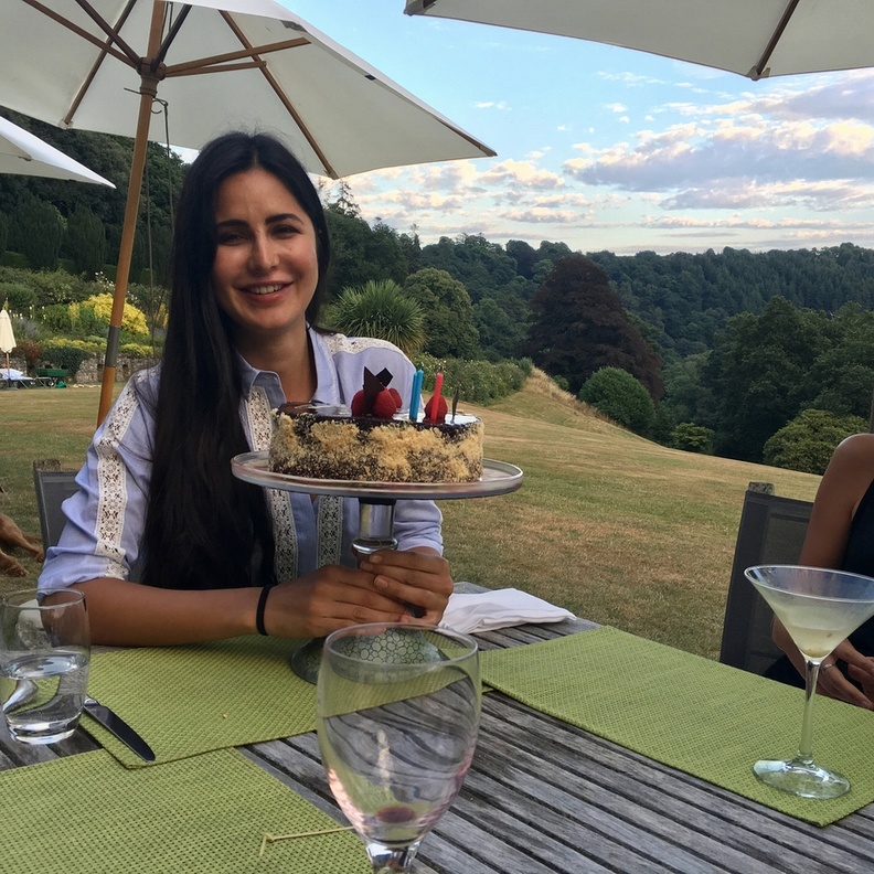 نجوم بوليوود يتمنون عيد ميلاد سعيد لـ كاترينا كيف