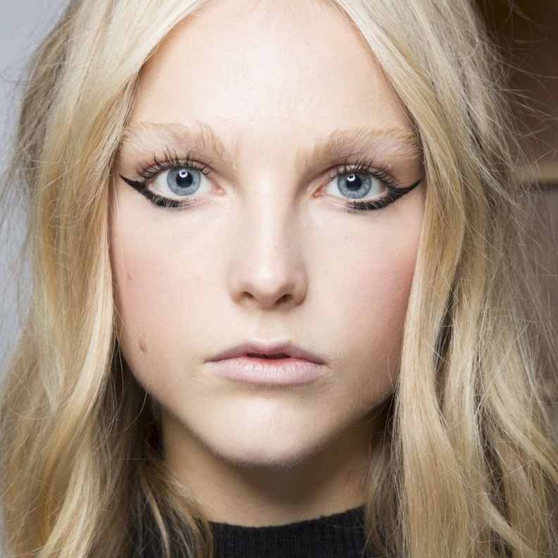 رسمات آيلاينر ملونة ومتجددة لربيع 2018