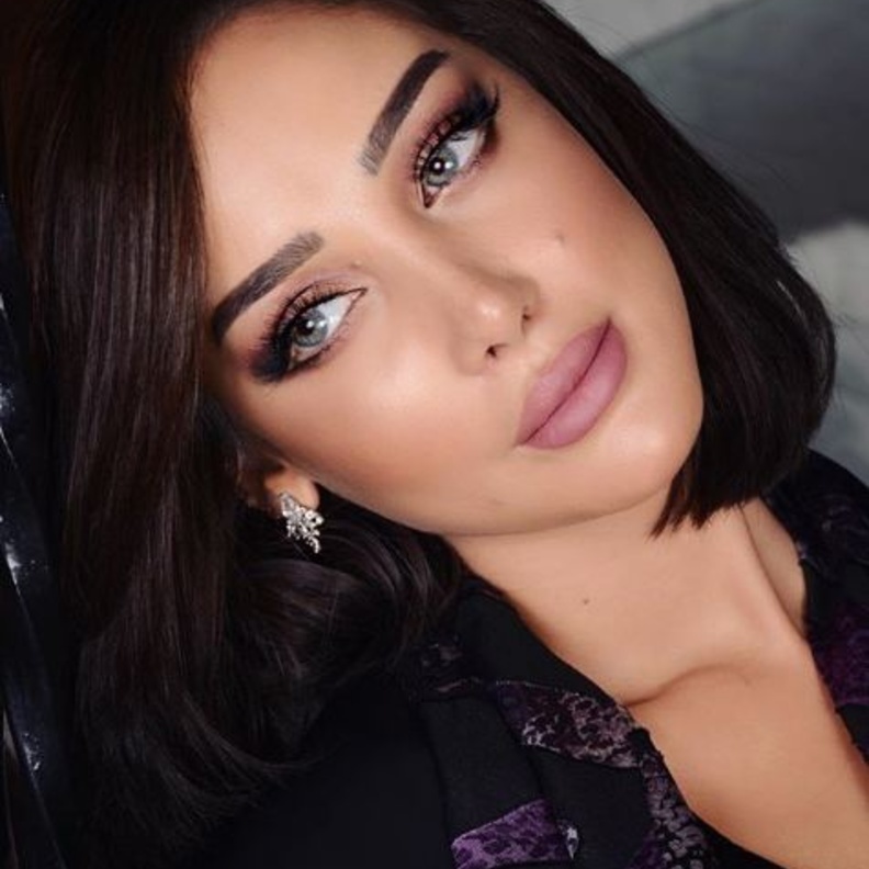 بسمة بوسيل تبكي