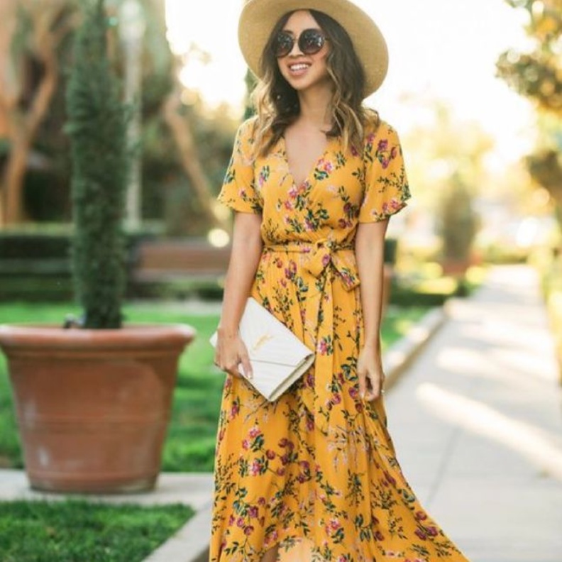 الكيمونو بالقماش المزين بالطبعات أنيق مع الألوان السادة