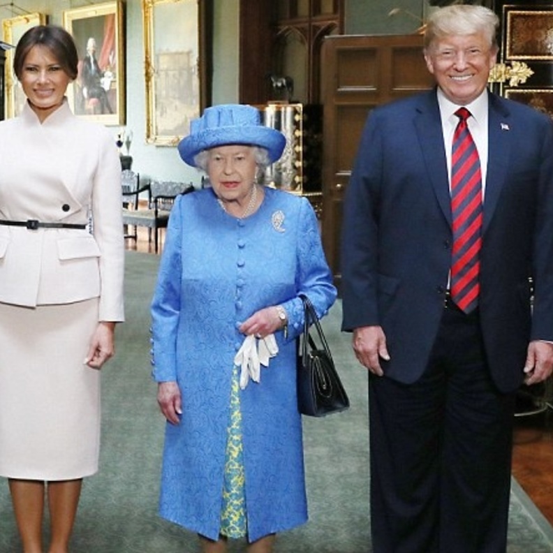 هل استخدمت ملكة بريطانيا إطلالاتها للسخرية من ترامب