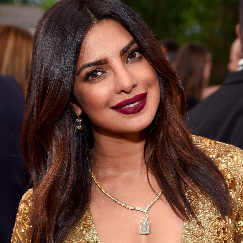 بريانكا تشوبرا في اطلالة بمجوهرات الماس من لورين شوارتز Lorraine Schwartz