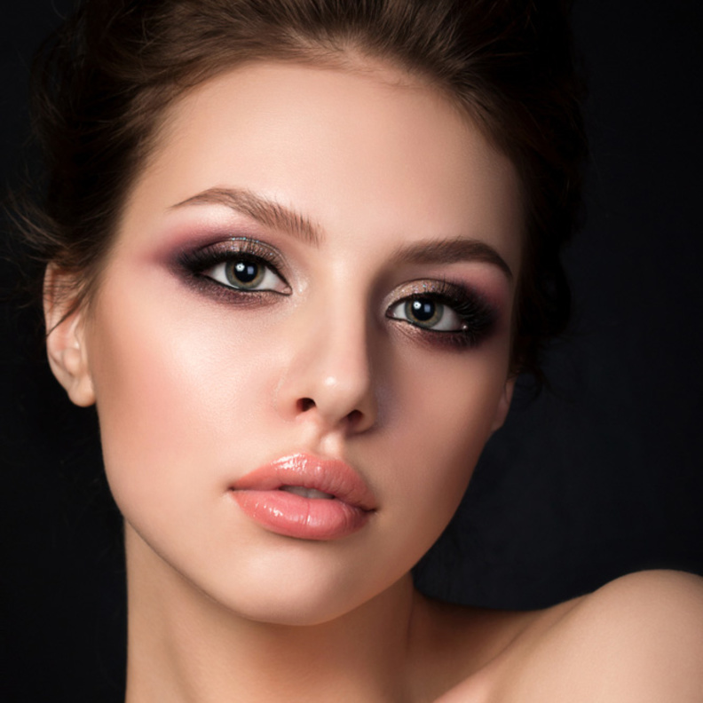 أحمر الشفاه المناسب للمكياج السموكي