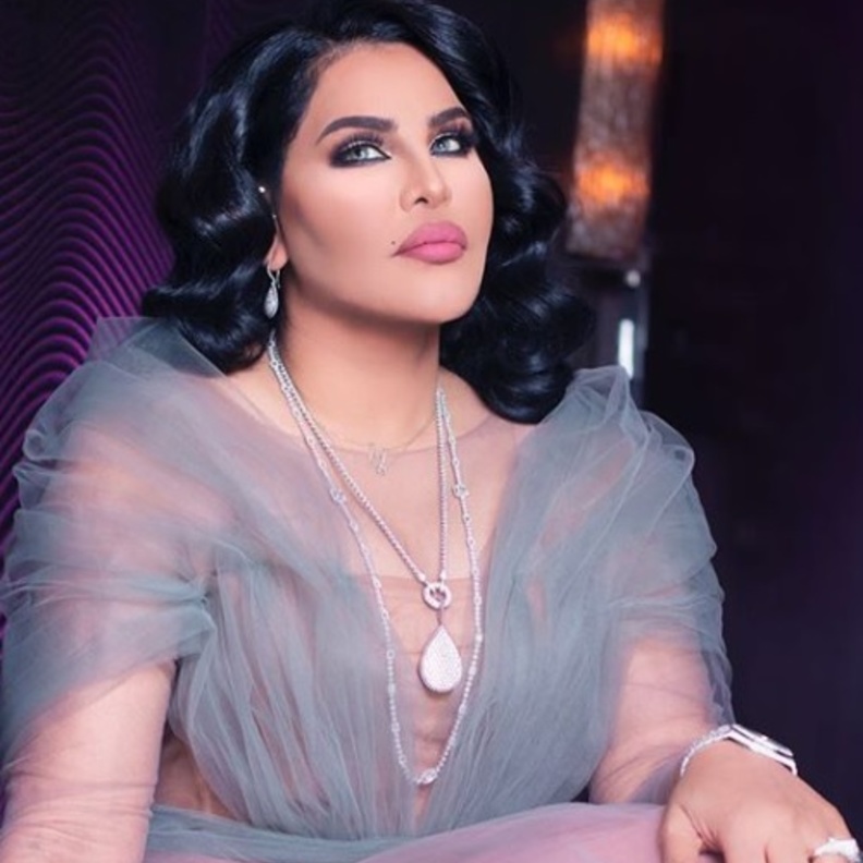  نجوى كرم بعقد الماس طويل وطبقات من Tufenkjian