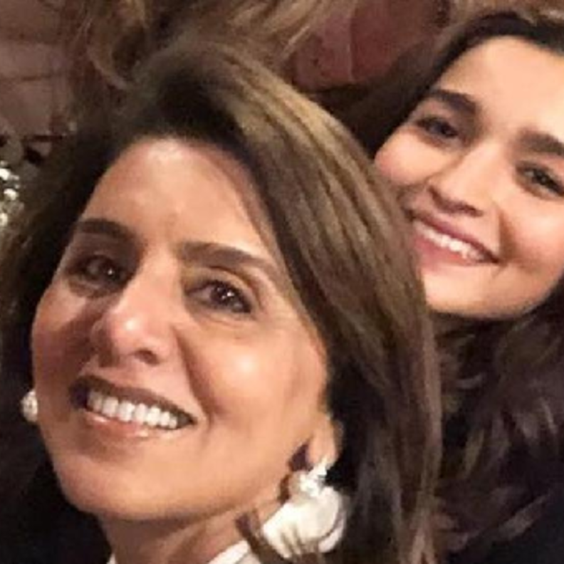 علاقة عليا بهات ووالدة رانبير كابور تزداد قربا