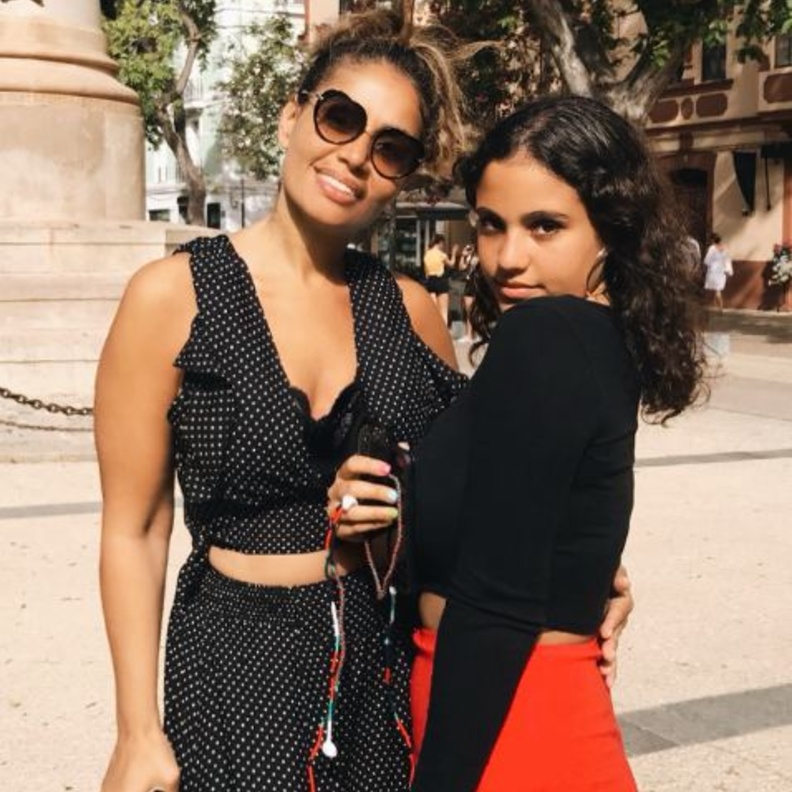 زوجة عمرو دياب احتفلت بعيد ميلاد ابنتها جنى