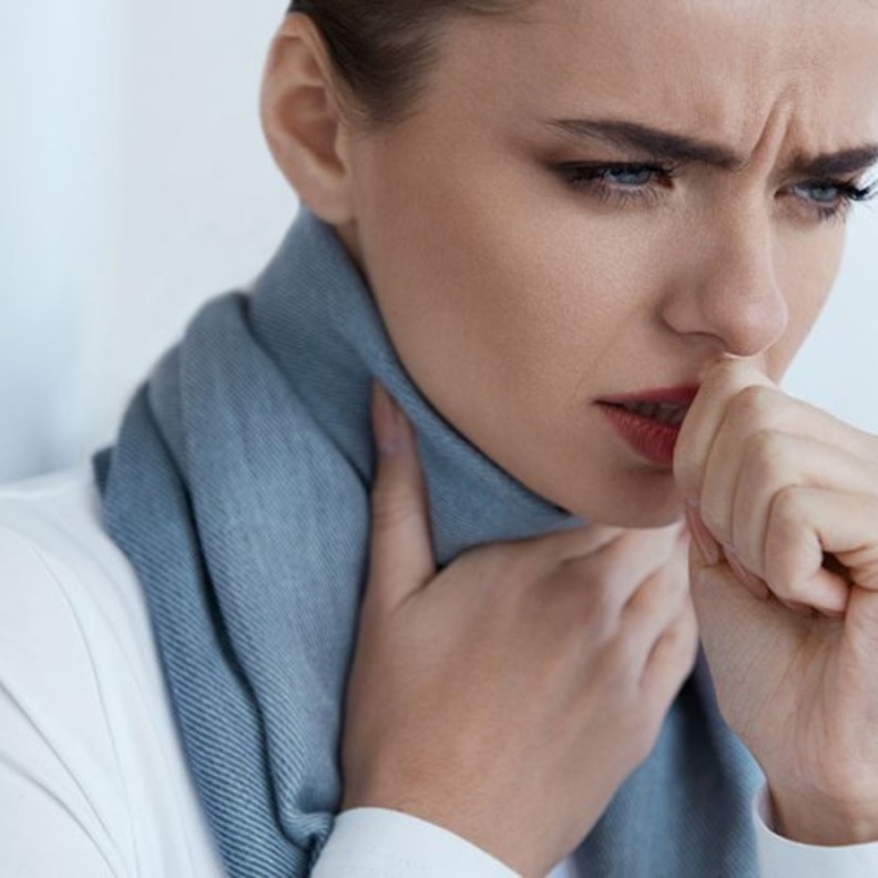 ألم الحلق يسبب صعوبة في البلع