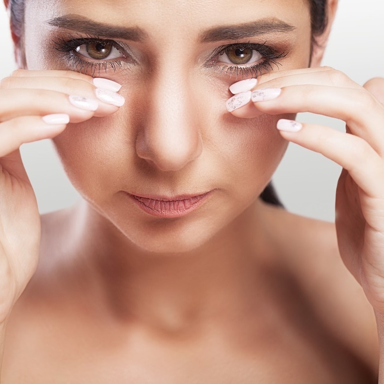 اسباب جفاف العين وعلاجه