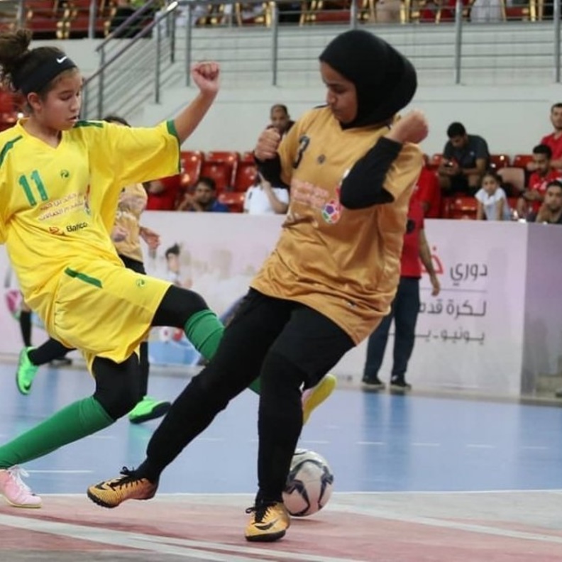 فريق كرة قدم نسائي سعودي يشارك في بطولة بالبحرين