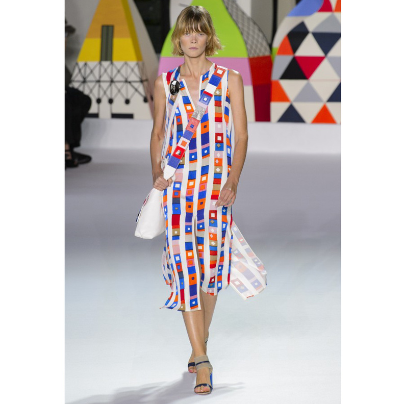 من ايميليو بوتشي اجمل الفساتين والالوان لإطلالات الشاطئ