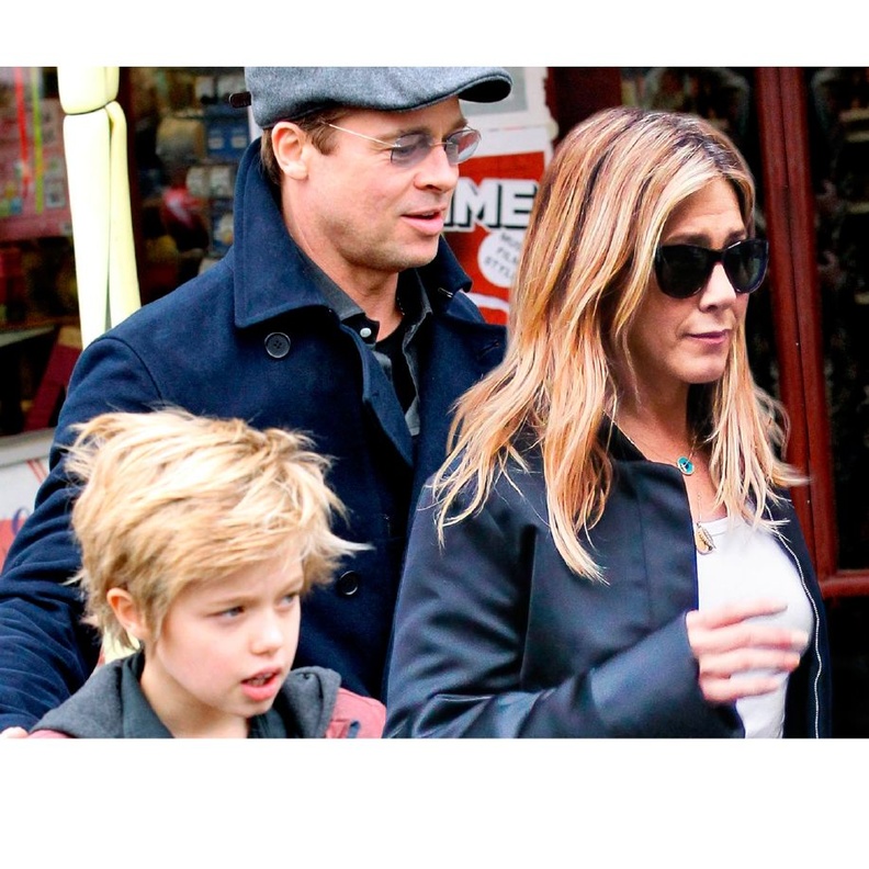 براد بيت وجينيفر أنستون يتزوجان سرا