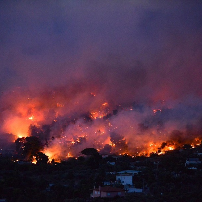 الحريق الذي ضرب اليونان هو الأسوأ منذ عشر سنوات
