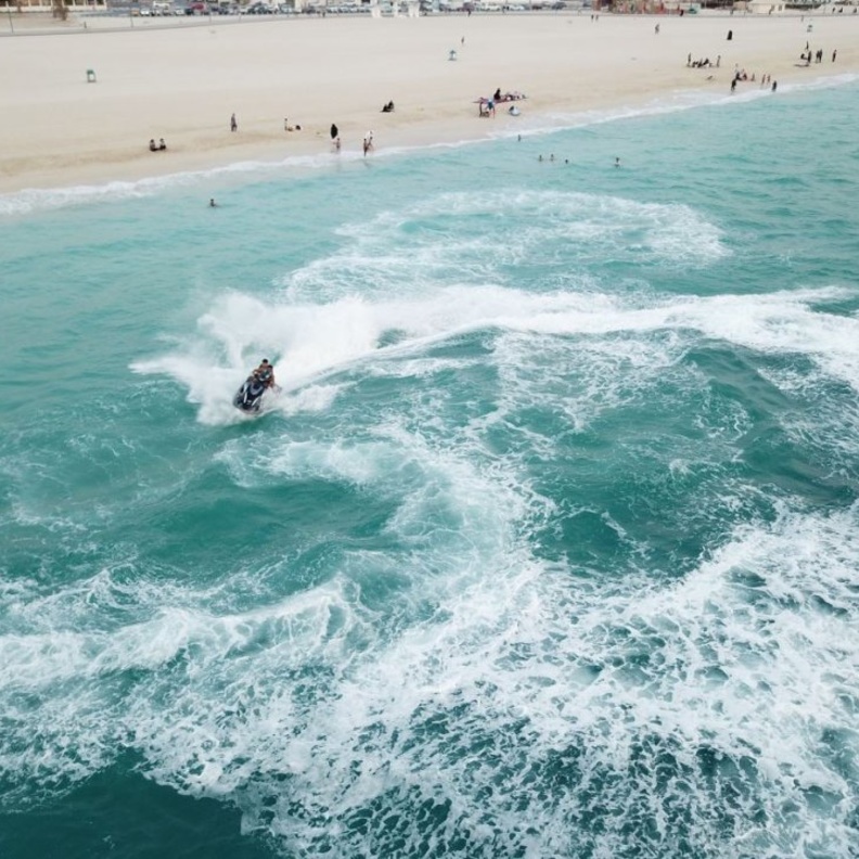"الدرون" لضبط مخالفي السلامة الشاطئية في دبي
