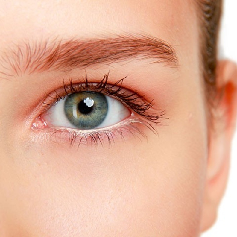 التهاب عصب العين يسبب حساسية العيون ضد الضوء