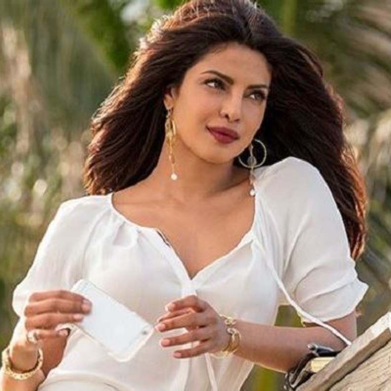 علي عباس ظفار يؤكد انسحاب بريانكا تشوبرا