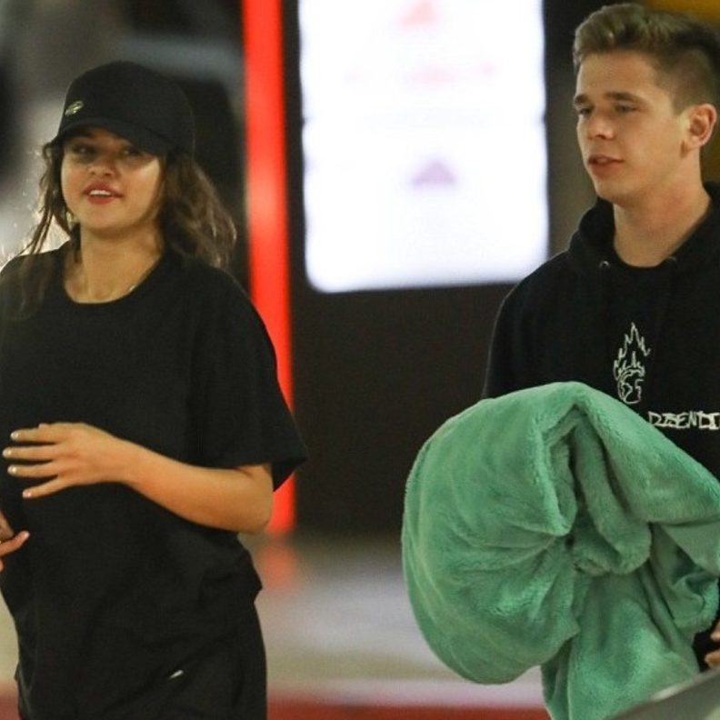 سيلينا جوميز وكاليب ستيفنز