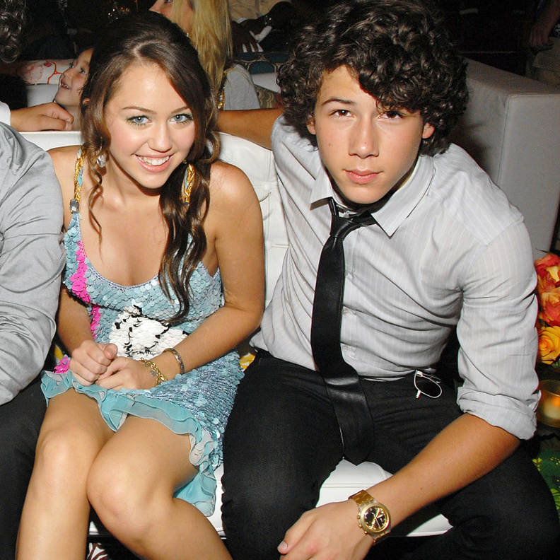 نيك جوناس ومايلي سايرس